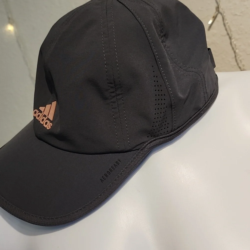 Adidas‎ aeroready hat , like new